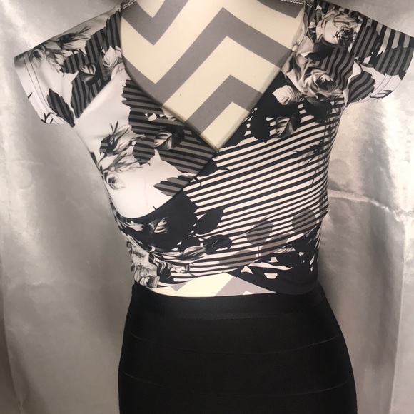 2B Bebe Tops - 🎉SALE 3/$15 Sexy 2B bebe Crop Top